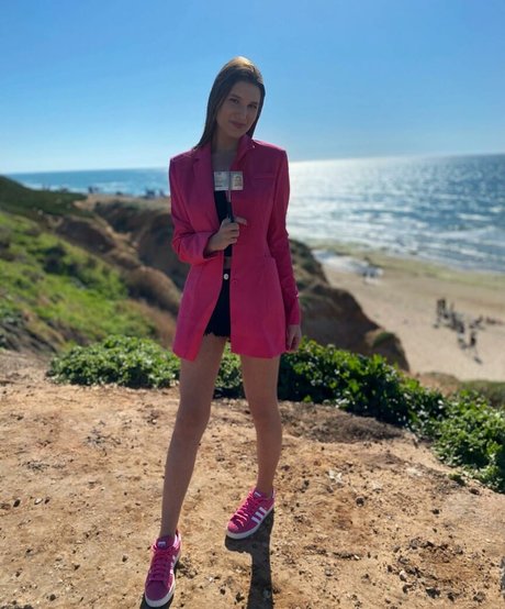 Shira Shabat hot pornstar gallery