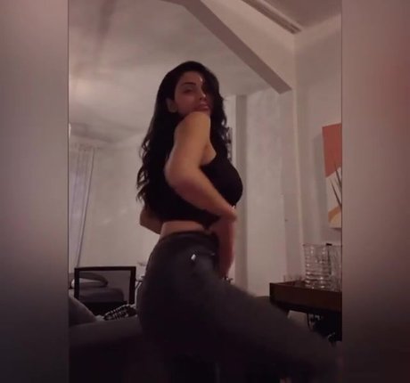 Tara Yazdi Profile photo