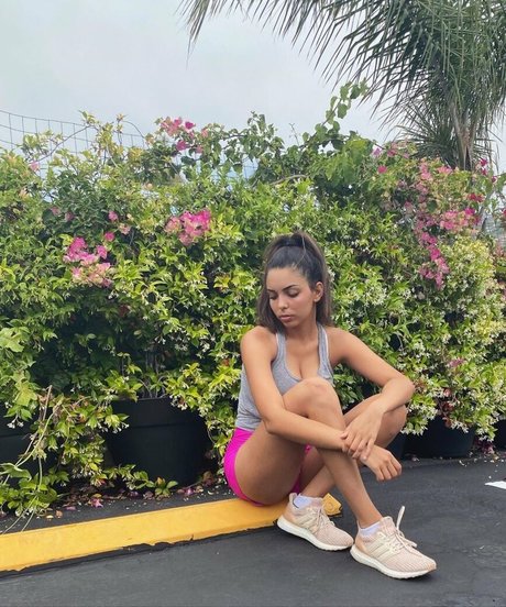 Tara Yazdi high quality pornstar pics