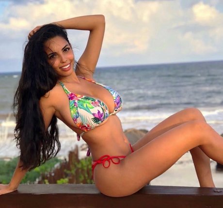 Tara Yazdi erotic pornstar image