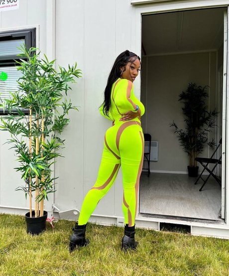 thecleopatraway pornographic model picture