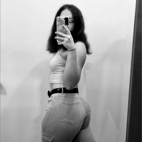 Meli hold xxx actress picture