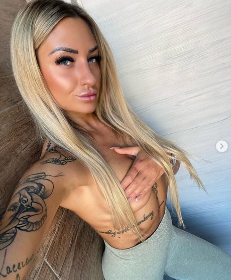 giulismolteni pornstar perfect pics