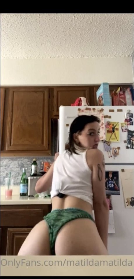 mole tilda nudes model archive