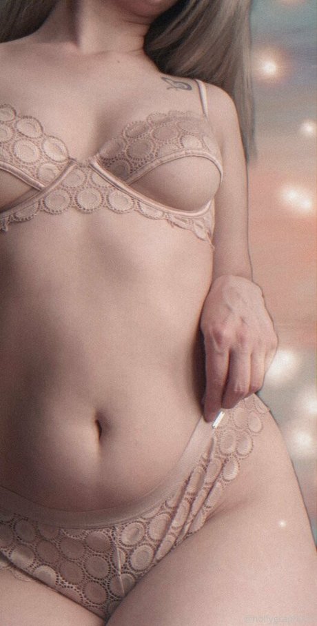 hollygraphixxx model hot images
