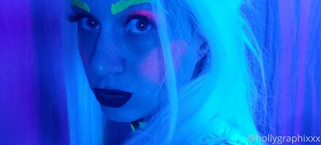 hollygraphixxx hot model photos