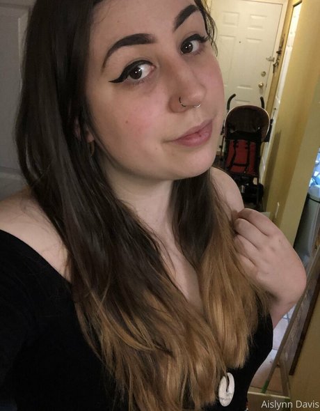 aislynndavis exclusive star picture