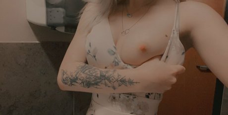 gothteenbri model pornographic picture