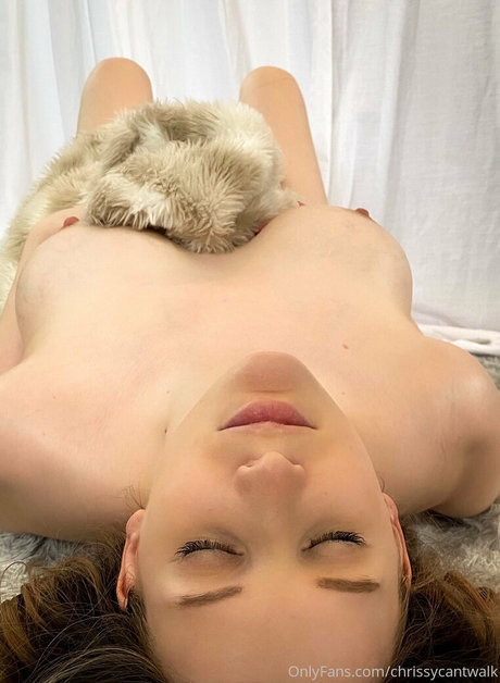 chrissycantwalk star top image