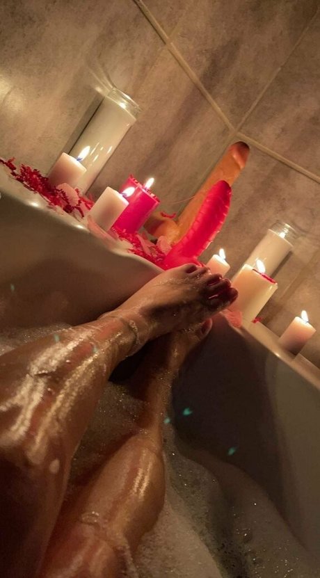 tattedbunnyfree hot model photo