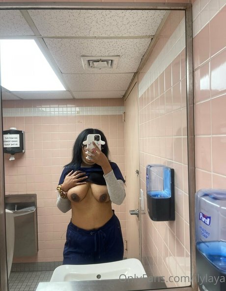 wholelottalaya free model pics