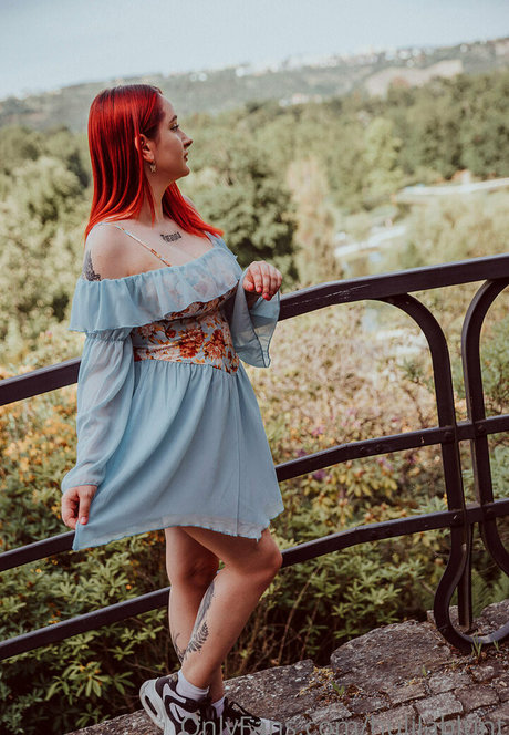 hulilablunt naked star image