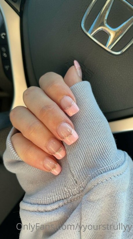 yyourstrullyy hot pornstar photos