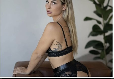 Kim Famous exclusive actress archive