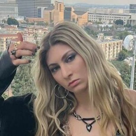 Blu DeTiger pretty star pictures