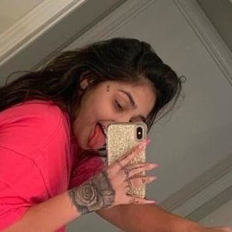 MulanVuitton pornstar nice img