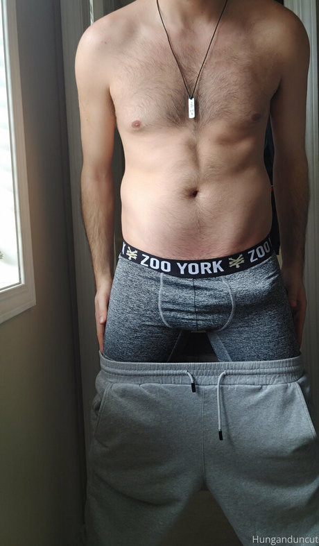 hunganduncut erotic model pics