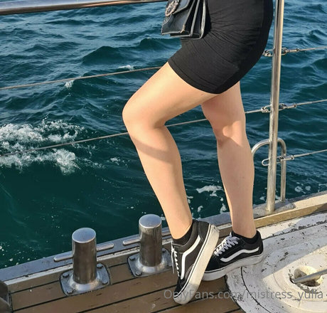 findomylia pornstar nude images