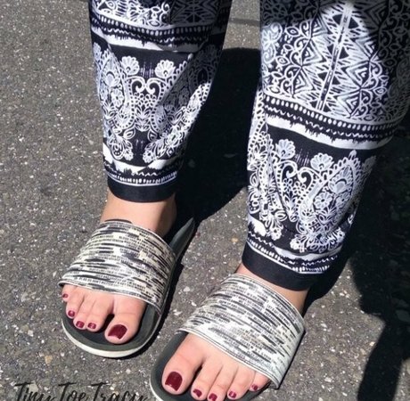 tinytoetracy star nude photo