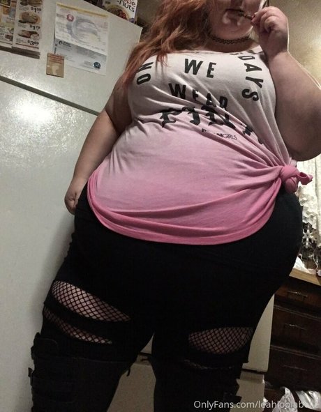 curvy kitty onlyfans free naked image