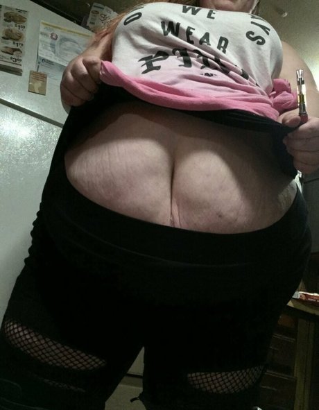 leahloolabelle pornstar pretty photo