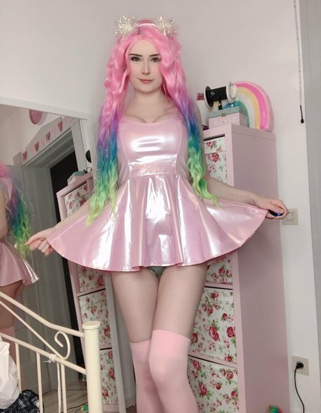 lealollyfree model top img