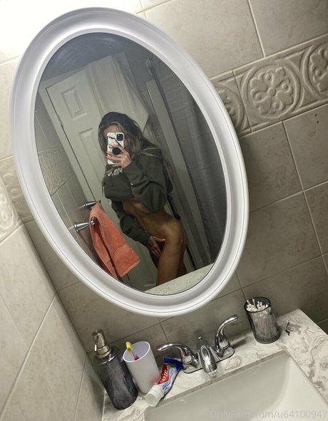 Megan Canell art star gallery