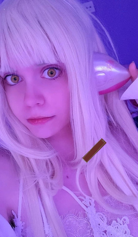 Hacchi Whitebear model sexy photos