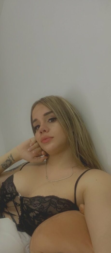 Valery Mcqueen hot star images