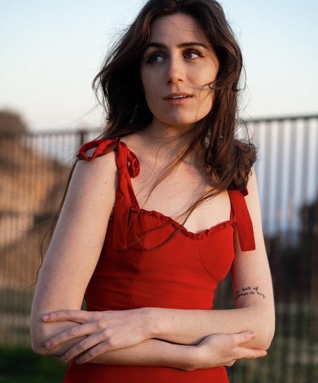 Dodie Clark porn model galleries