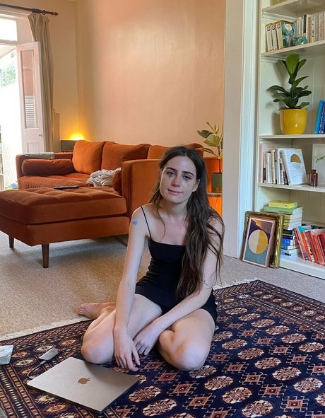 Dodie Clark best star pics