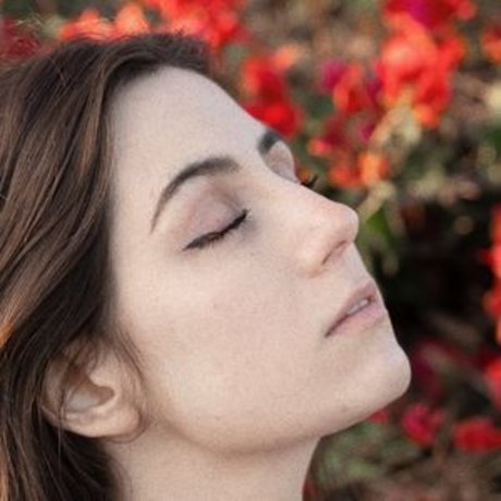 Dodie Clark hd star gallery