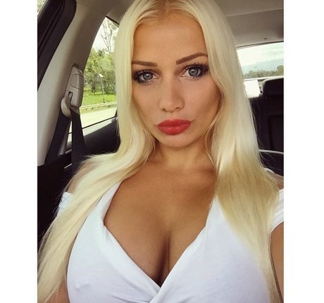 RosieVan model best pic