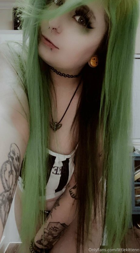 littlekittenn nude model pics