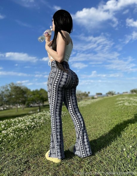 russiankremebts adult model picture