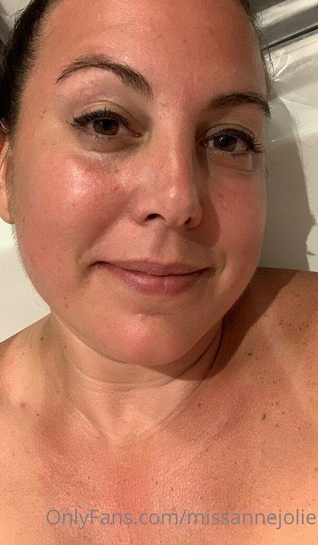 missannejolie star images