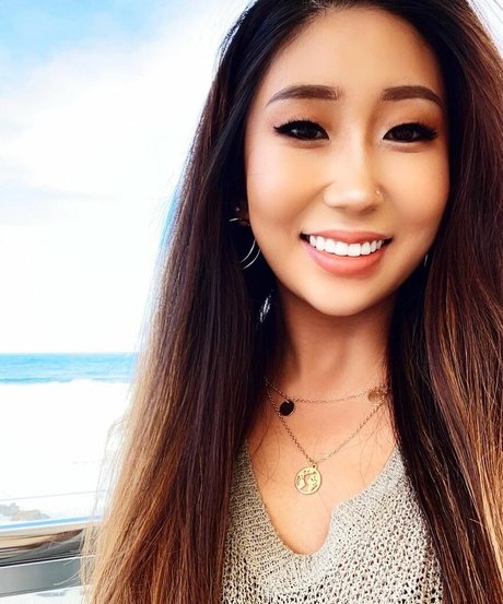 Jinnnyk pornographic star img