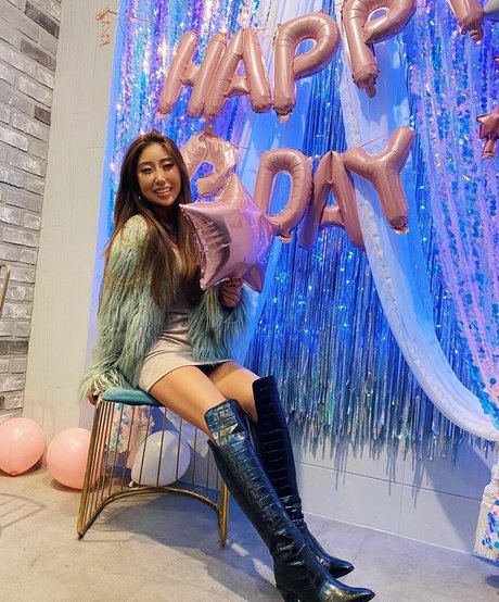 Jinnnyk pornstar free pic