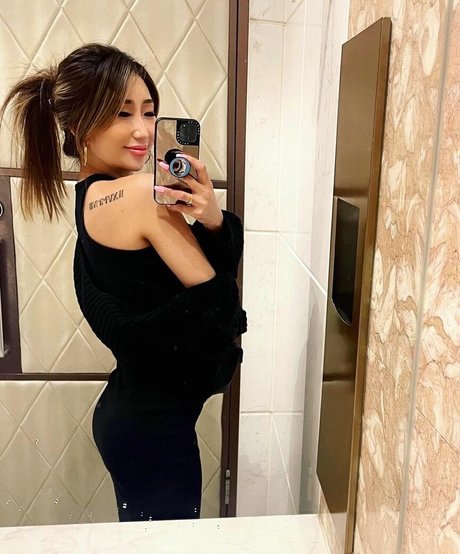 Jinnnyk nice actress pics