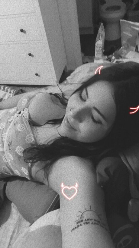 coralinebb sex star picture