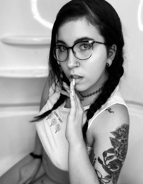 coralinebb pornstar adult photo