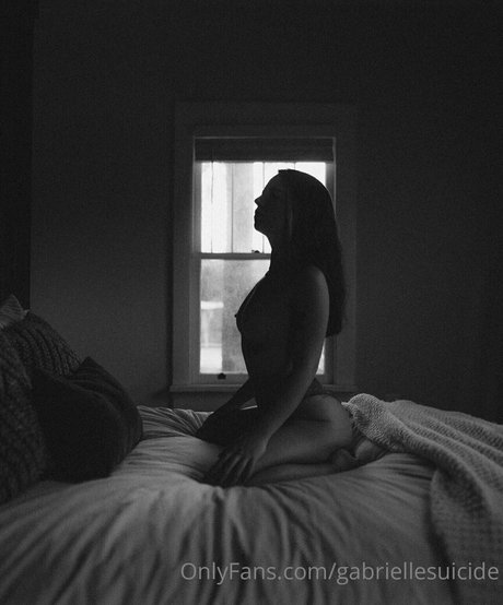 gabriellesuicide star pornographic pictures