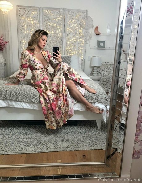 rizerae model erotic pics