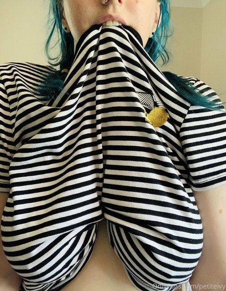 petiteivy model sexy image