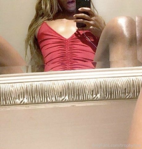 dickbitch pornographic model images