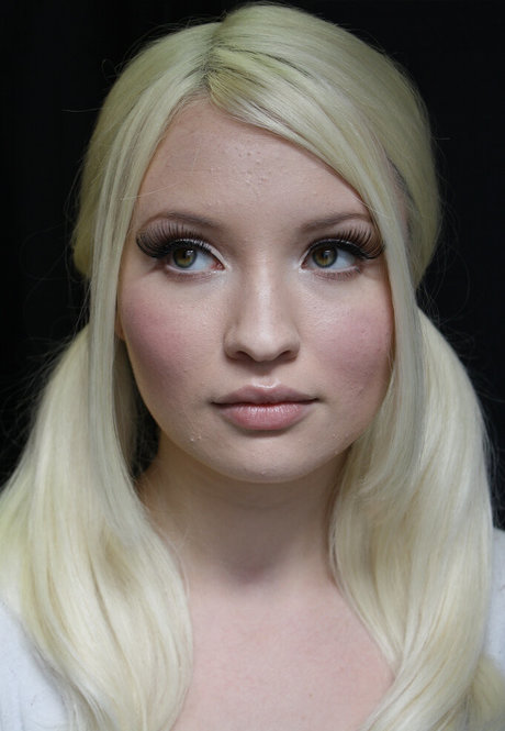 Emily Browning Profile photo