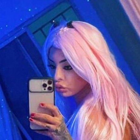 Larissa Maximo pornstar sexy pics