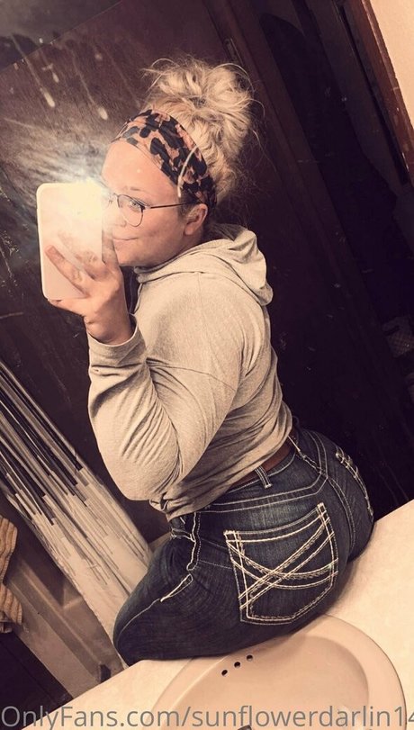 sunflowerdarlin14 star sexy photos