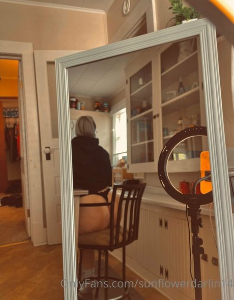 sunflowerdarlin14 naked actress photo