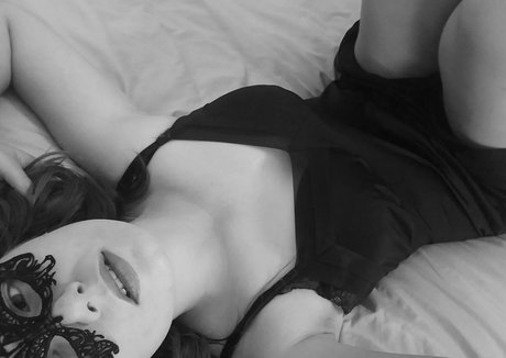 miss epaisse erotic model images